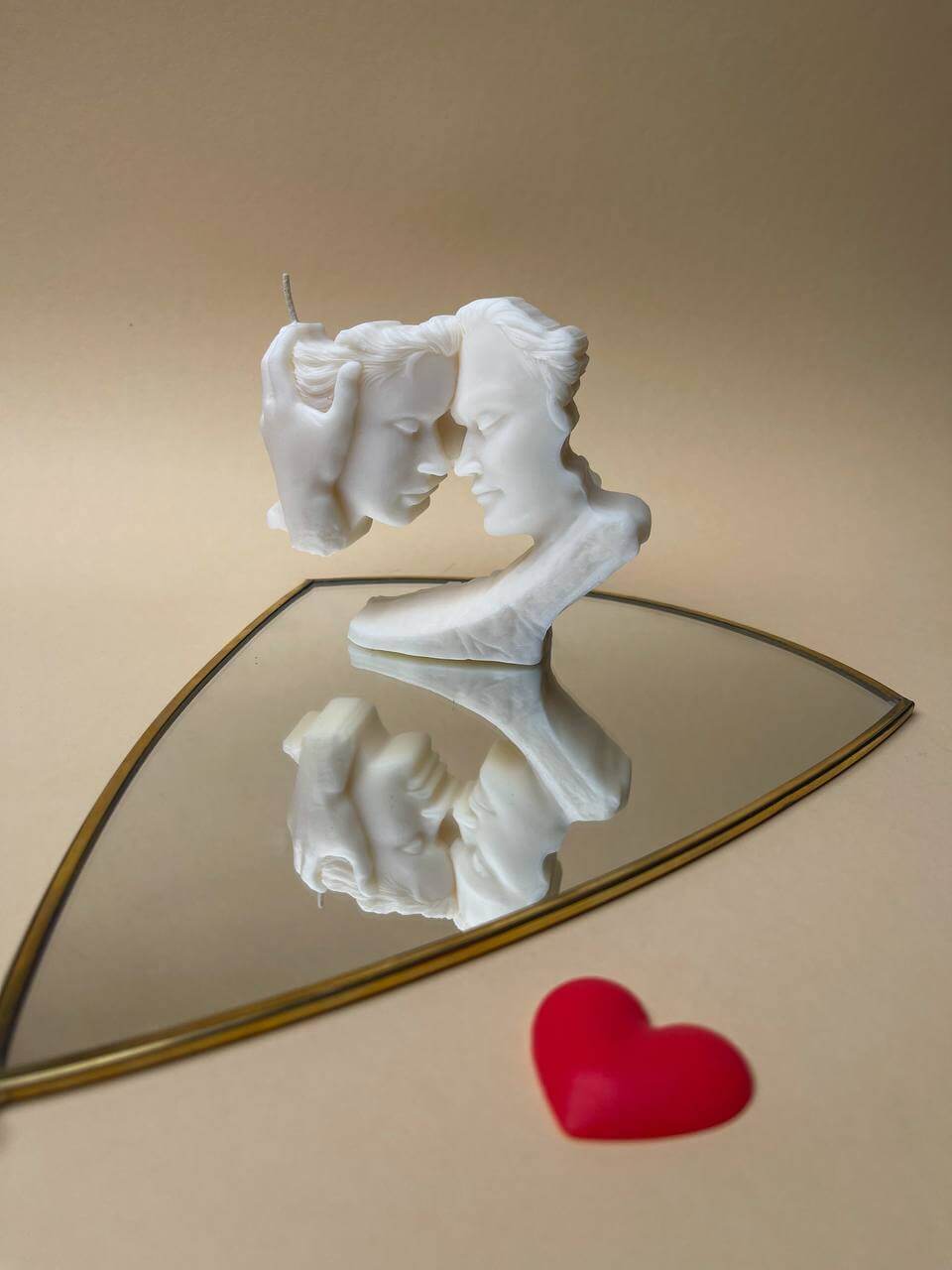 Decorative sculpted candle